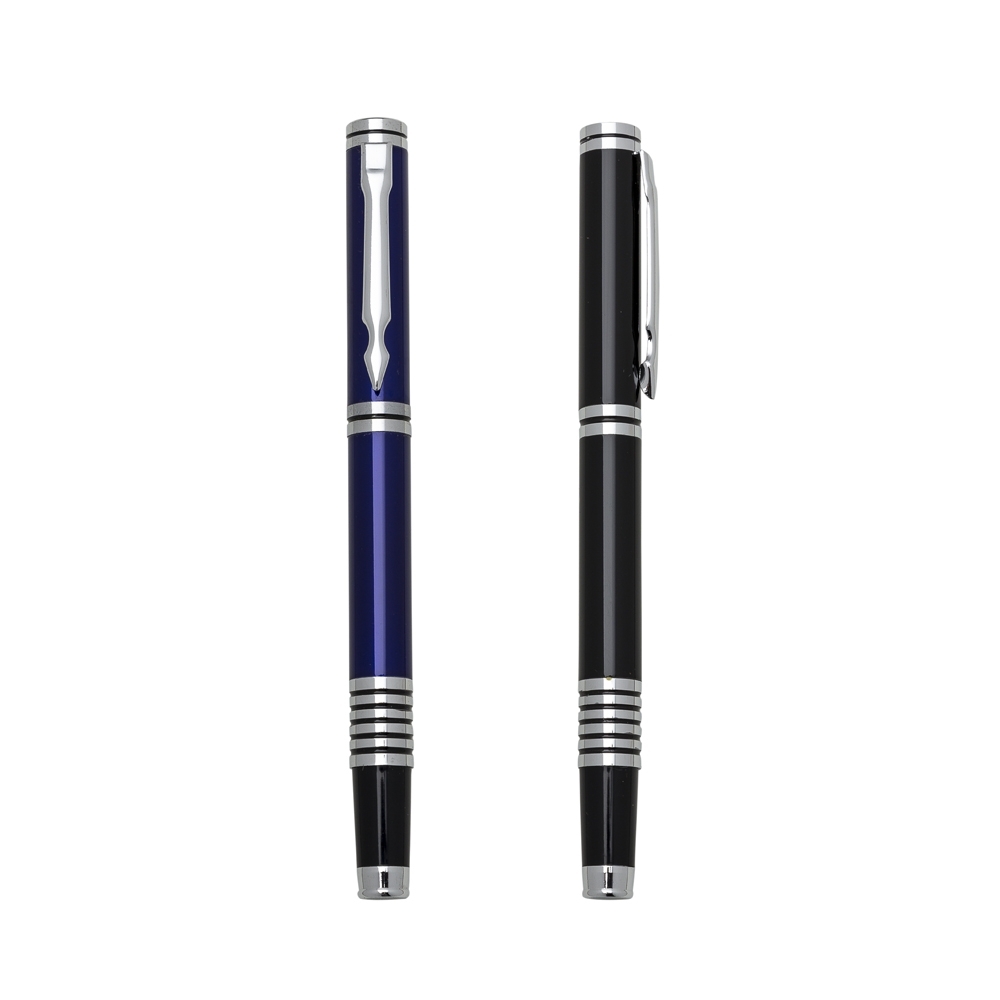 Canetas personalizadas expostas em uma mesa de escritório moderna como um brindes promocional de luxo.